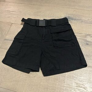 Aritzia - Black Cargo Belted Shorts